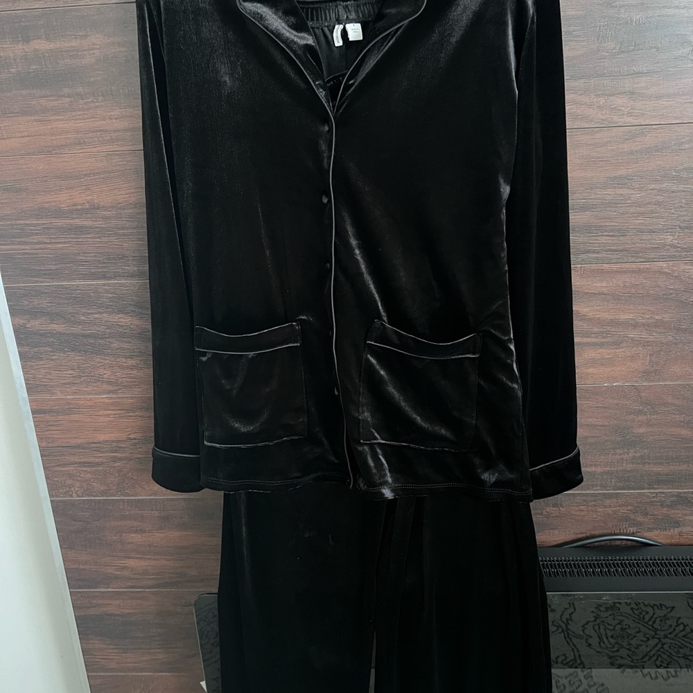 Nordstrom Women’s Black Velour Button Down Lounge Top and Pants Set
